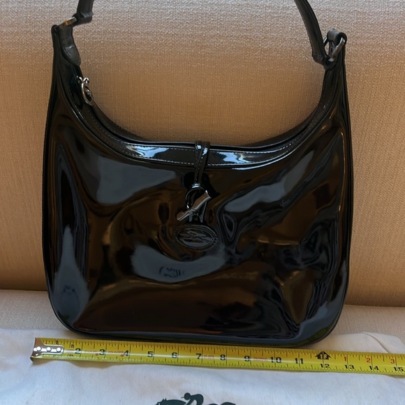 Longchamp patent leather hobo in black - Picture 9 of 12